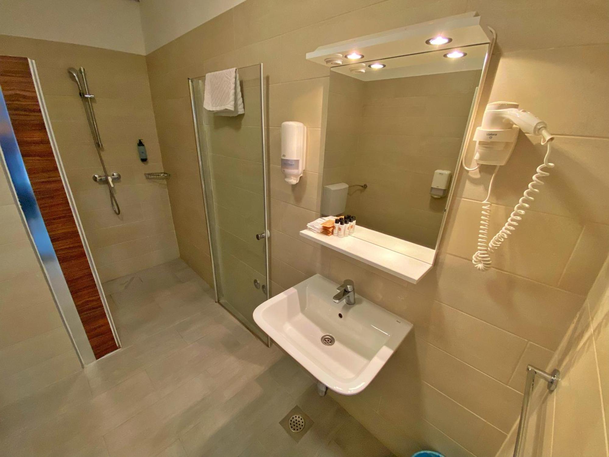 16 Lakes Guesthouse غرابوفاك المظهر الخارجي الصورة